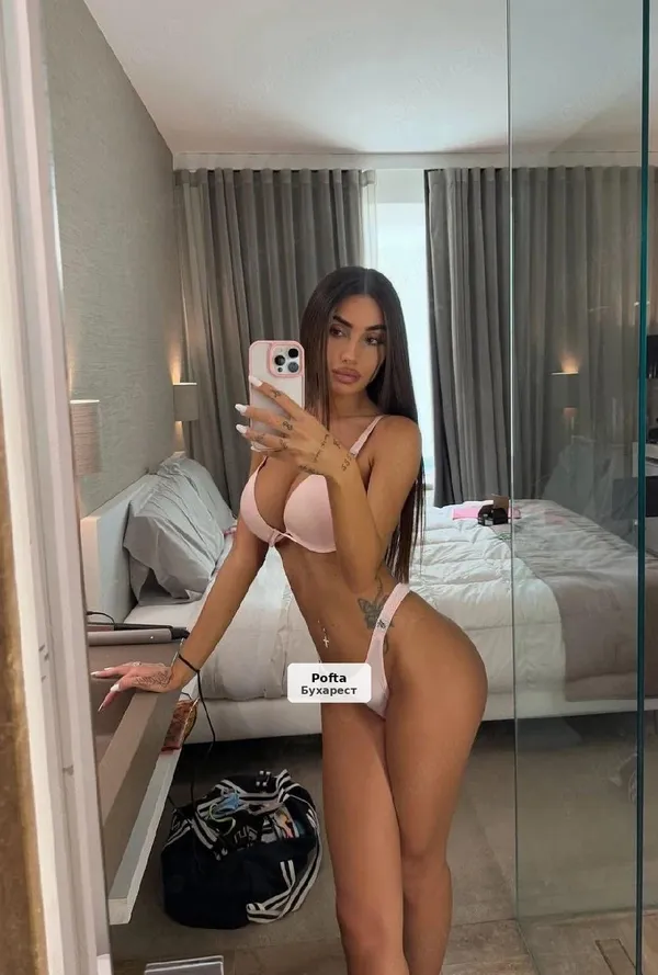 Alessia - Luxury Escort, available for travel