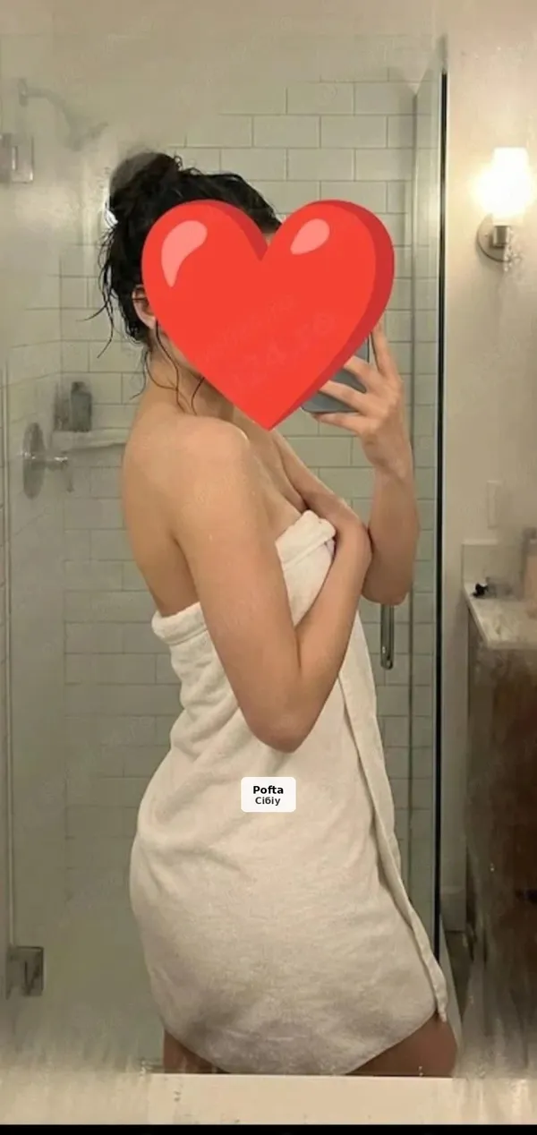Iasmina, brunetă focoasă - poze 100% reale