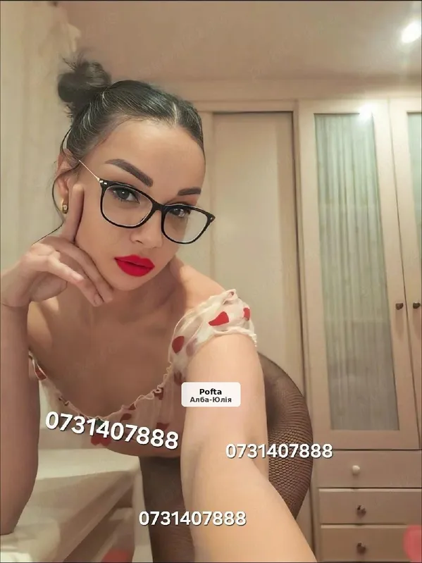 Show web, sexting, poze și filmulețe