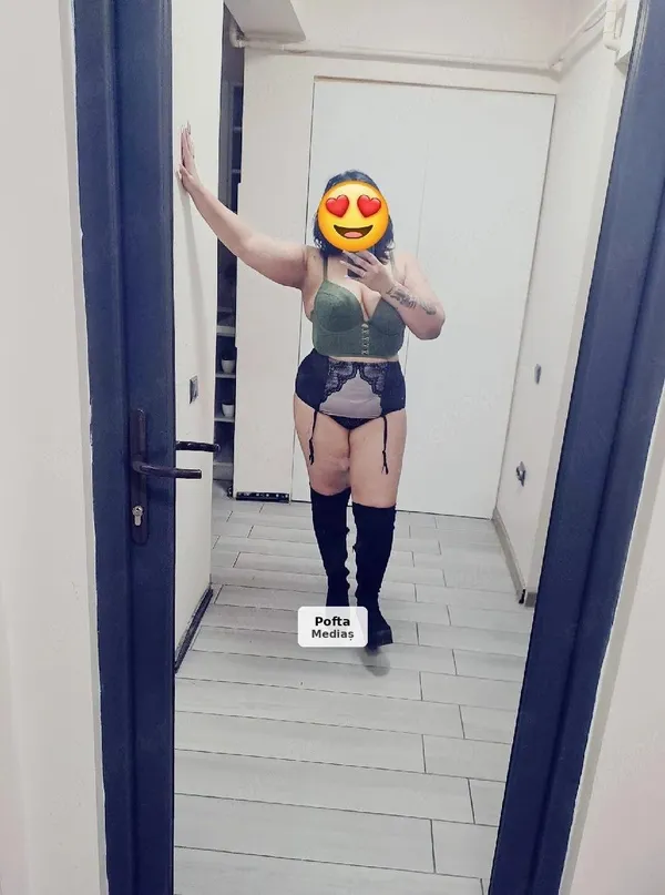 Brunetă cu forme, disponibilă doar 3 zile