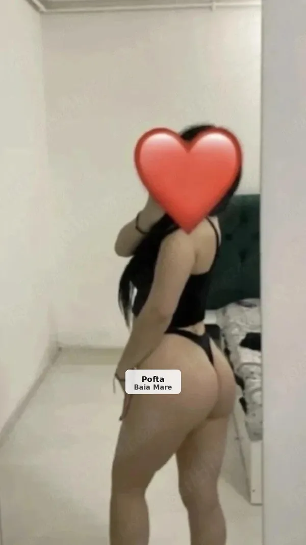 Roxy, brunetă creolă cu forme apetisante