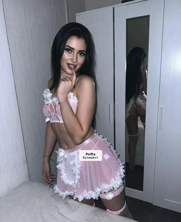 Tattooed brunette, Bulevardul Cantemir location