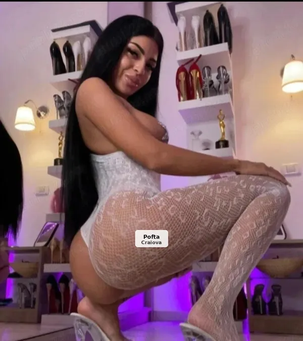 Melissa, brunetă slim, locație privată