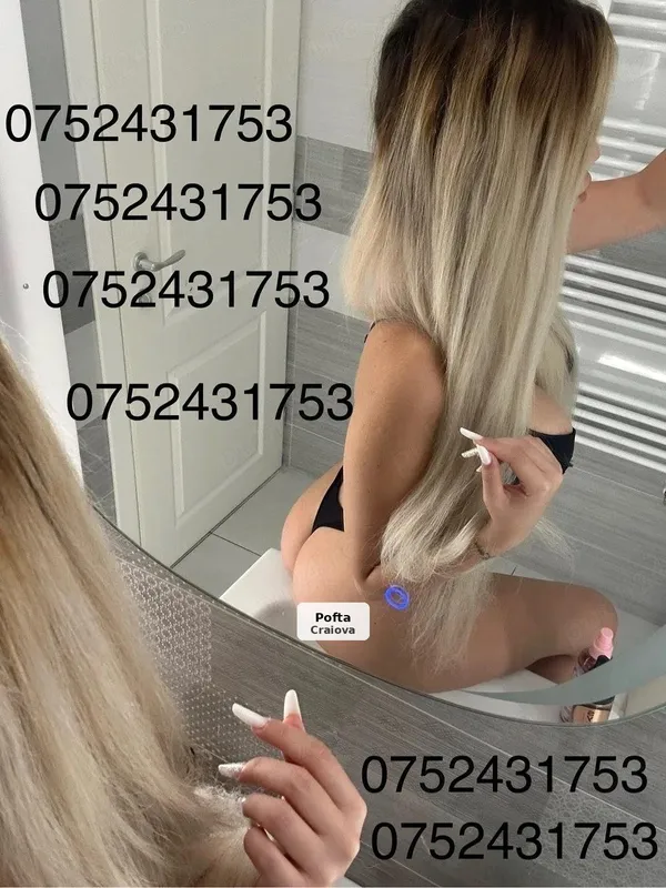 Blondă slim și senzuală