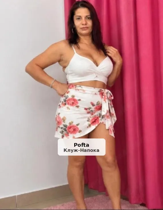 Doamnă matură elegantă, Claudia