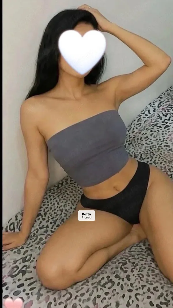 Andreea, 19 ani, locație privată