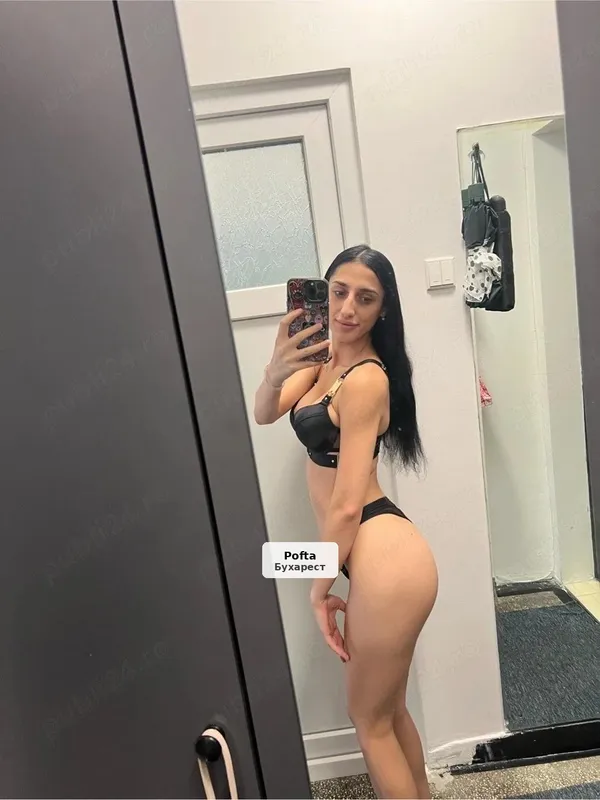 Amalia, 24