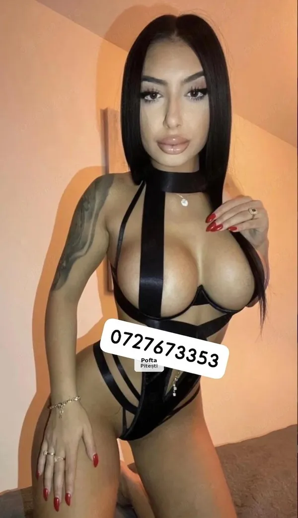 Curvy Brunette Available in Town