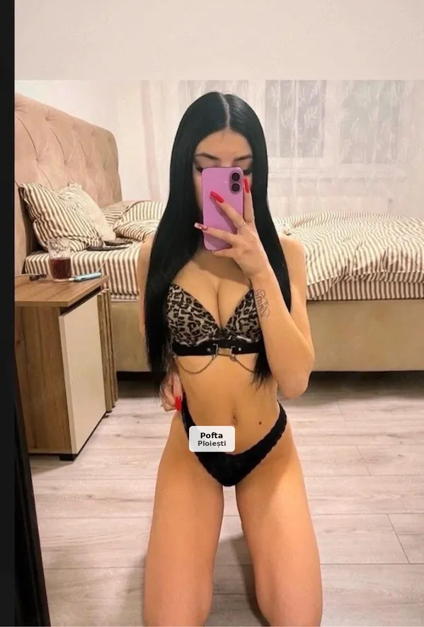 Brunette, 20 years old