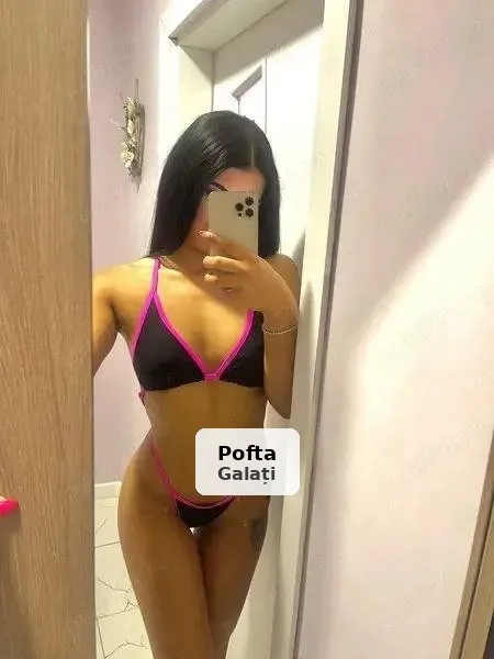 Carla - Brunetă sexy și comunicativă