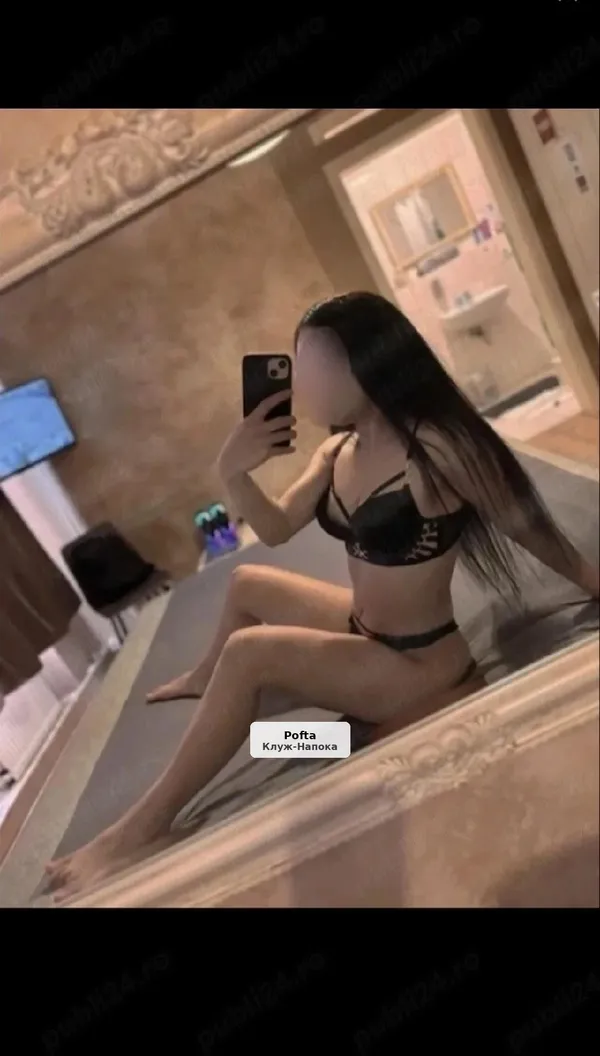 Brunetă sexy