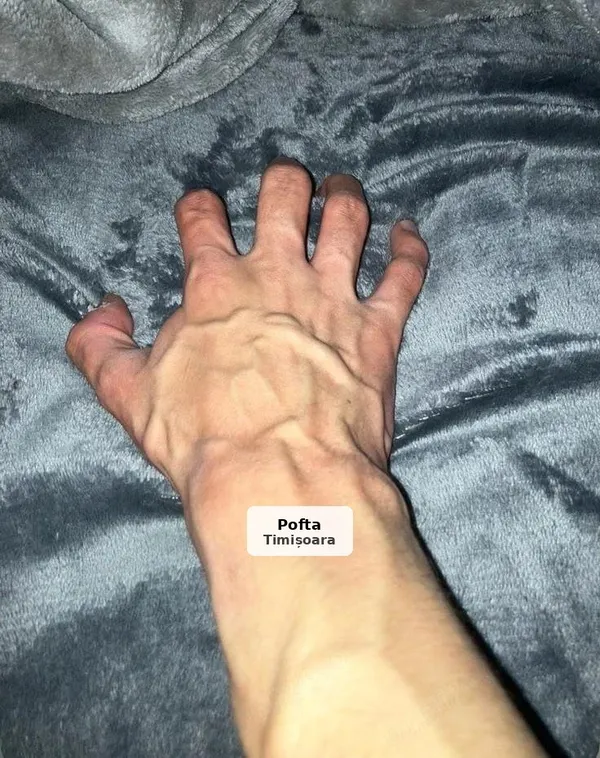 Caut o femeie deschisă și discretă
