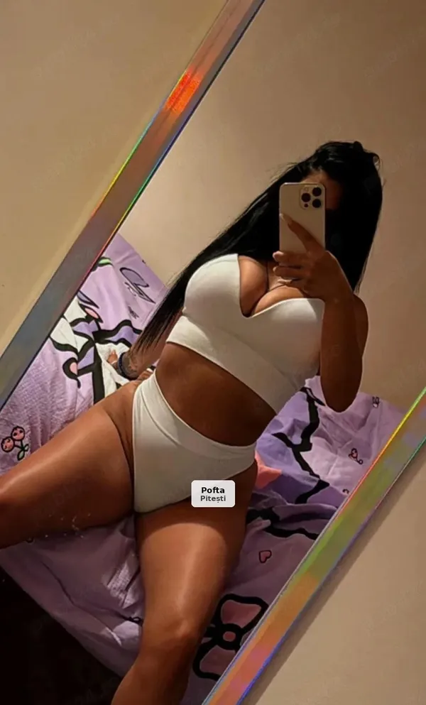 Andreea, 25 de ani, noua în oraș