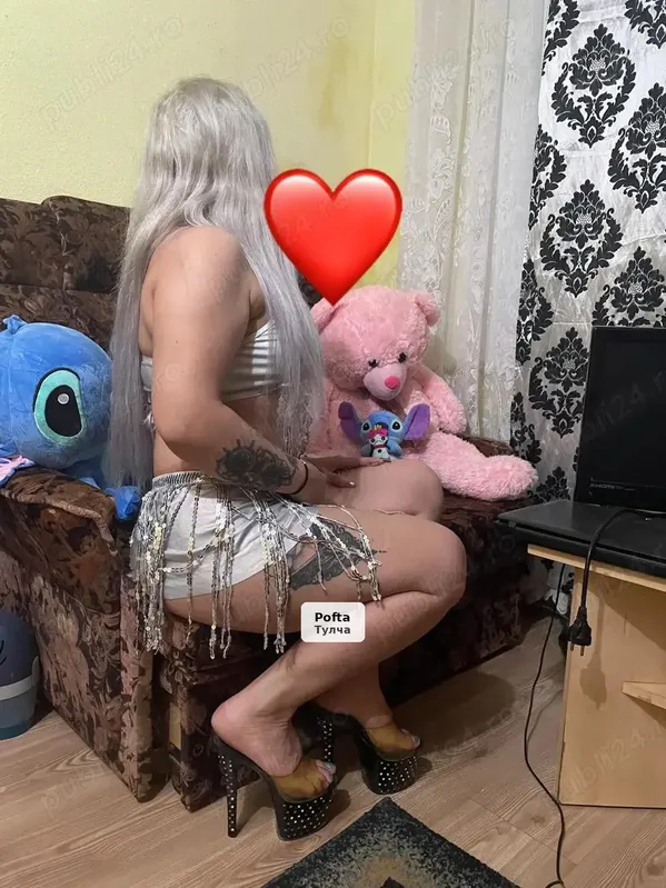 Rebecca, locație privată și deplasări