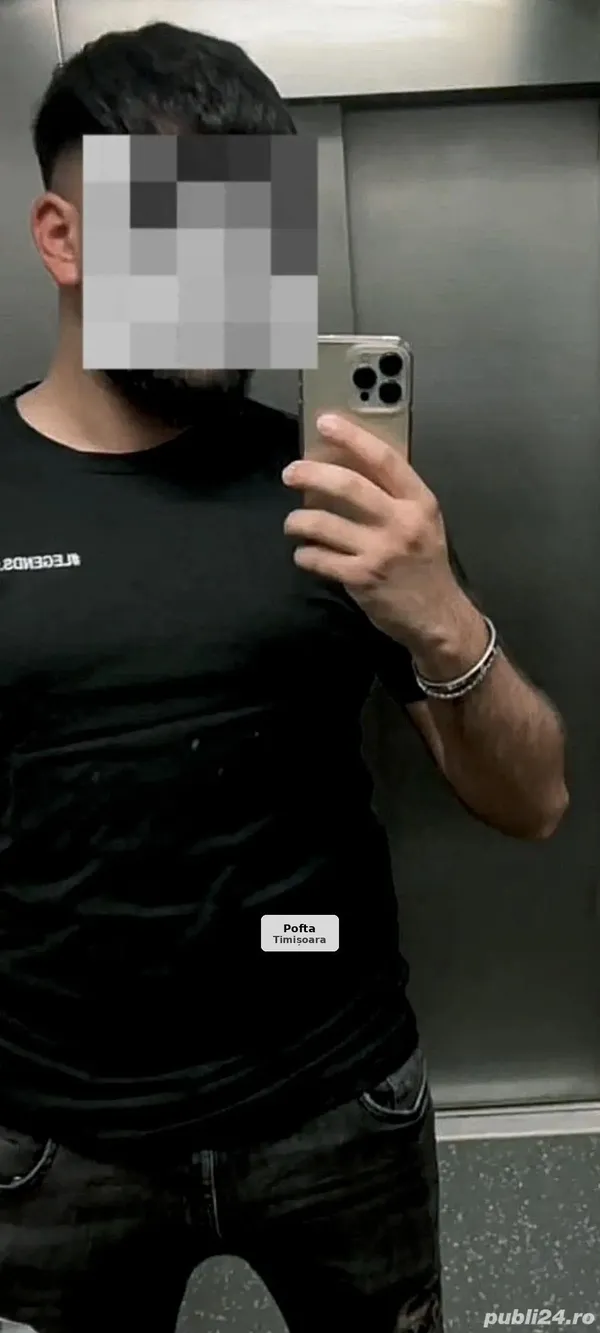 Sexy, discreet, and well-endowed guy