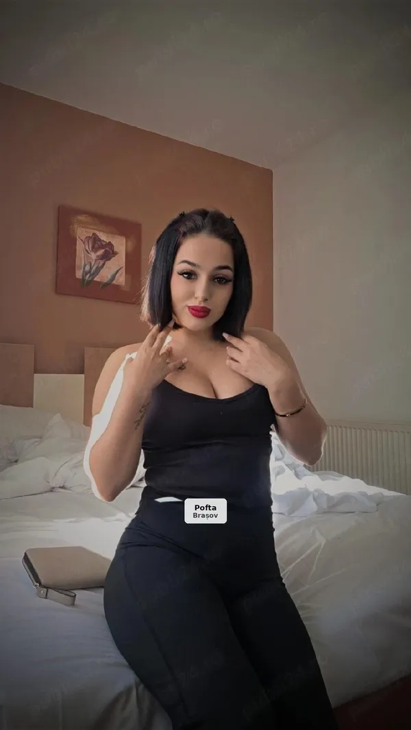 Adelina, 23 de ani, locație discretă
