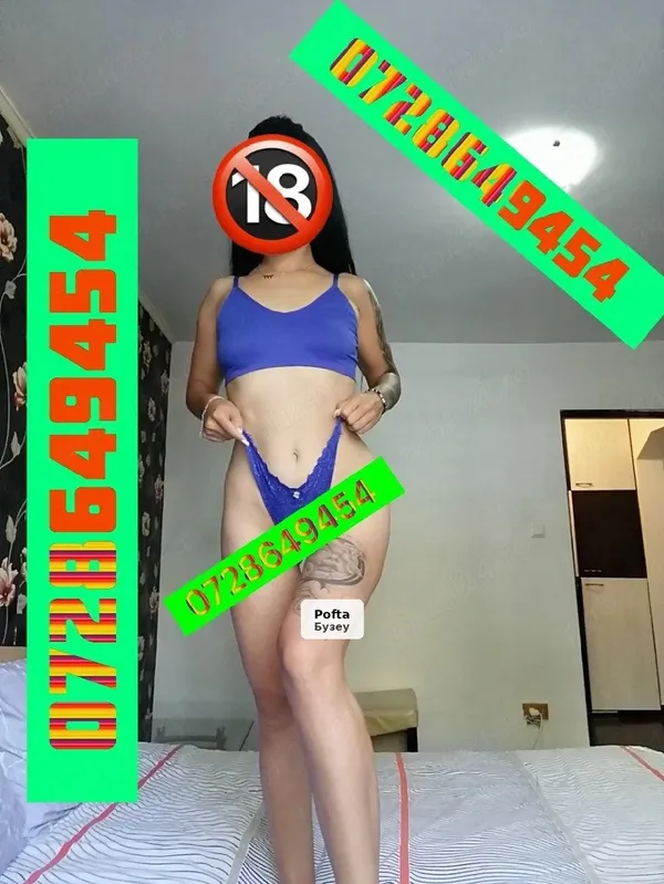 Larissa, brunette, 29 years old