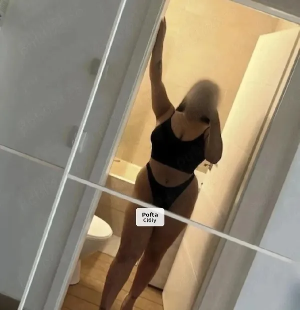 Monica, brunetă cu forme - show web