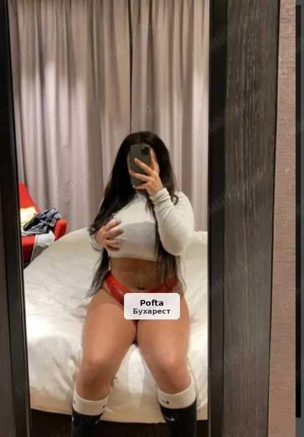Curvy brunette, 23 years old