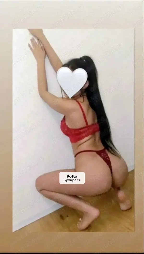 Sweet and educated girl available for webcam