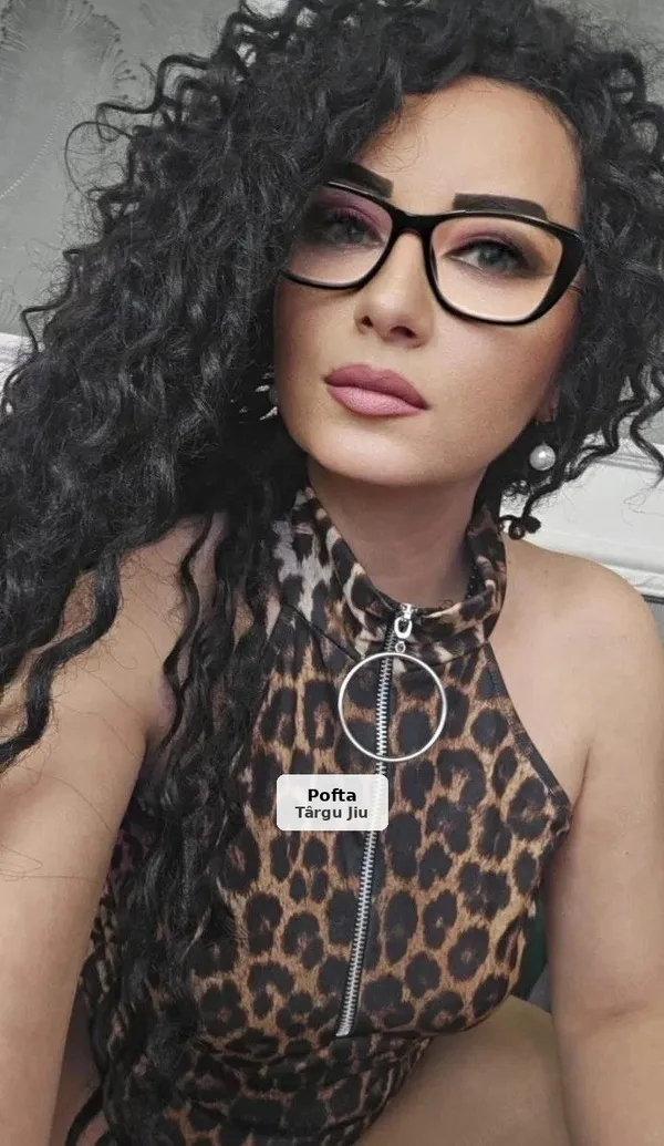 Blondă pasională și senzuală