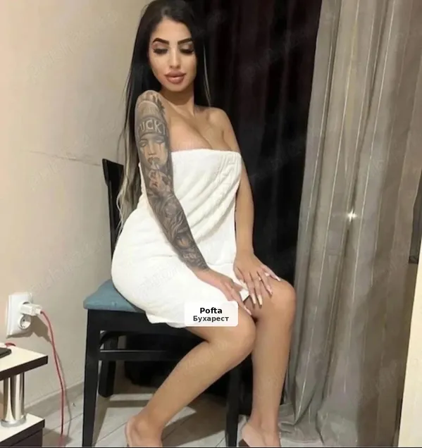 Apariție feminină, elegantă și discretă