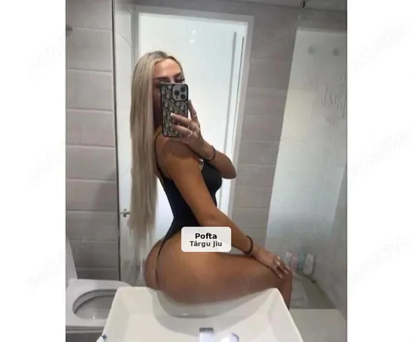 Blondă slim, la mine sau la tine
