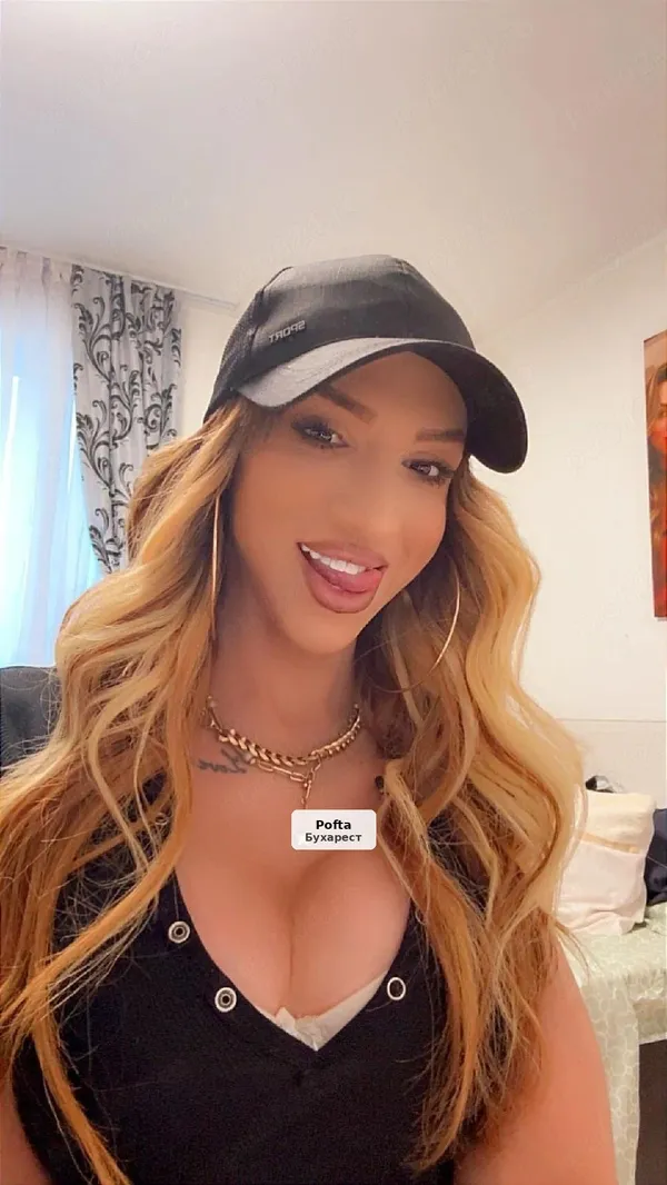 Romina - Transexuală activă în București