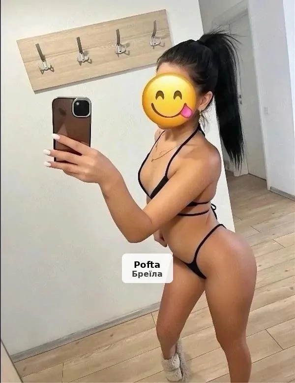 Brunetă seducătoare, disponibilă pentru deplasări