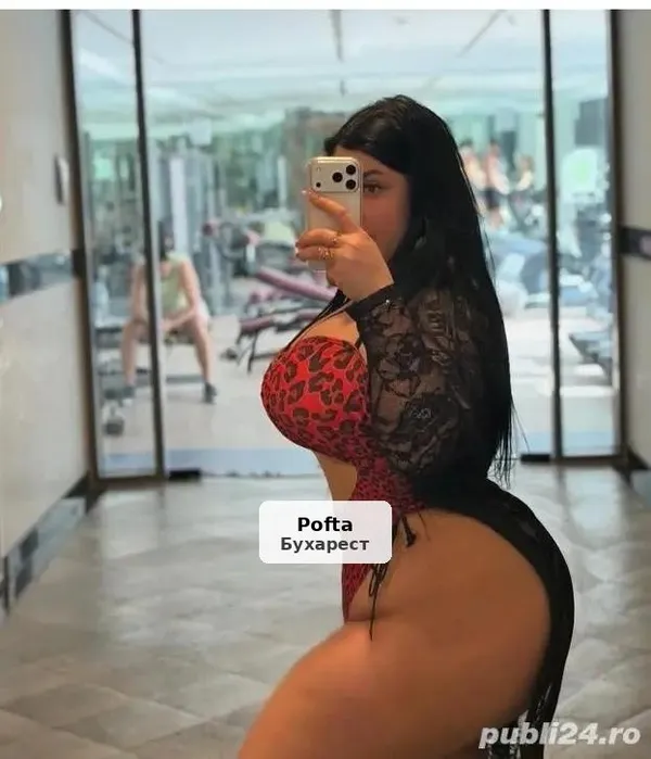 Roxi, 32 years old, mature and stylish