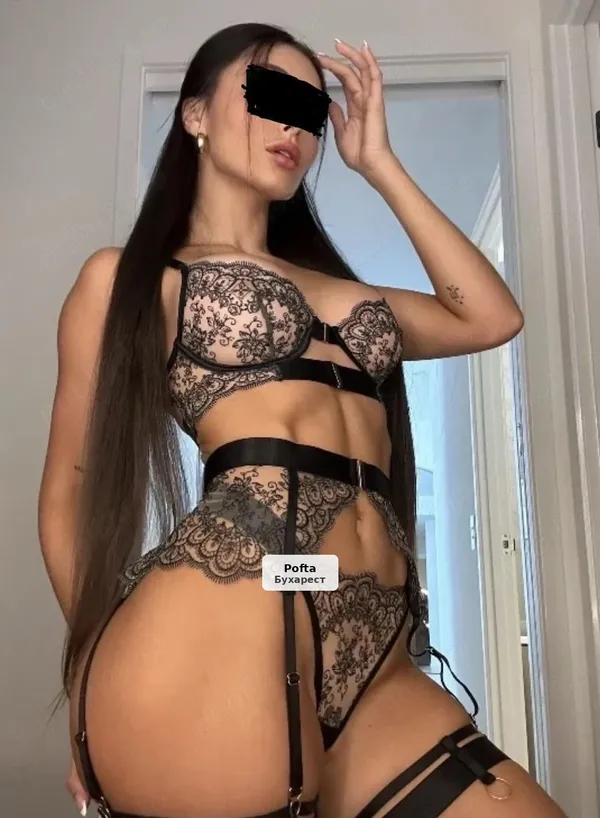 Lia, Real Passionate Brunette