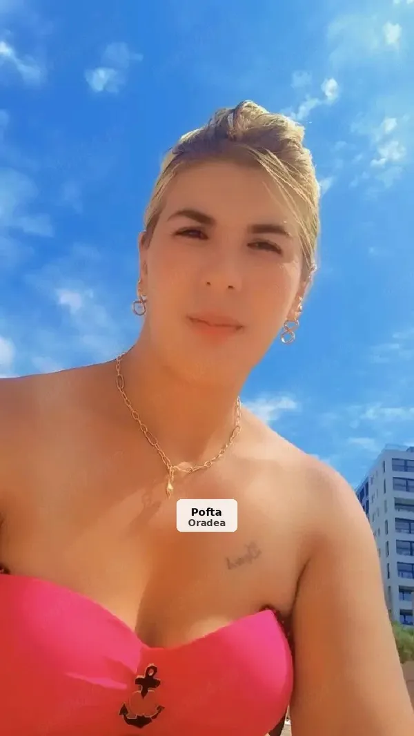 Blondă sexy în Onești