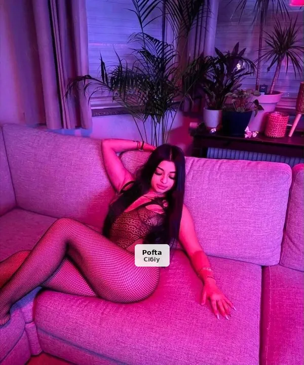 Camyy, 20, discreet and sociable