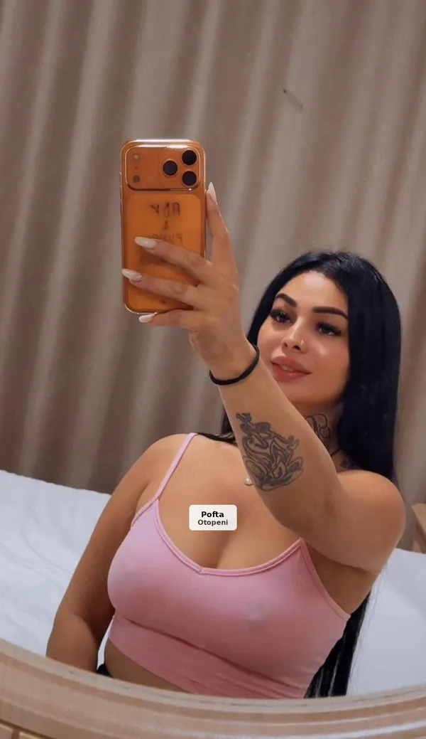Brunetă rafinată, experiență și discreție