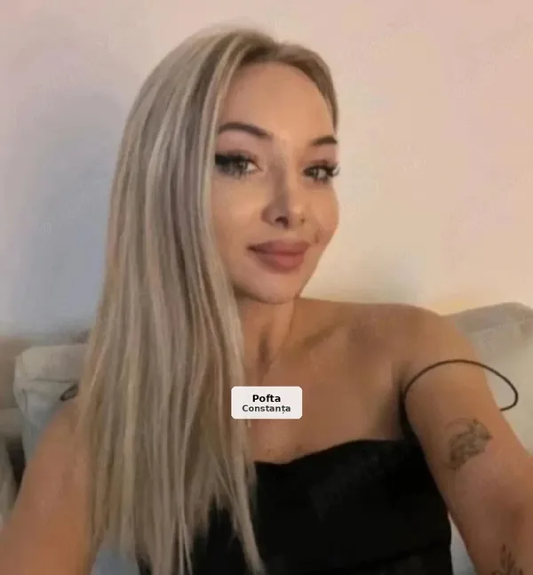 Lory, blondă sexy și rafinată