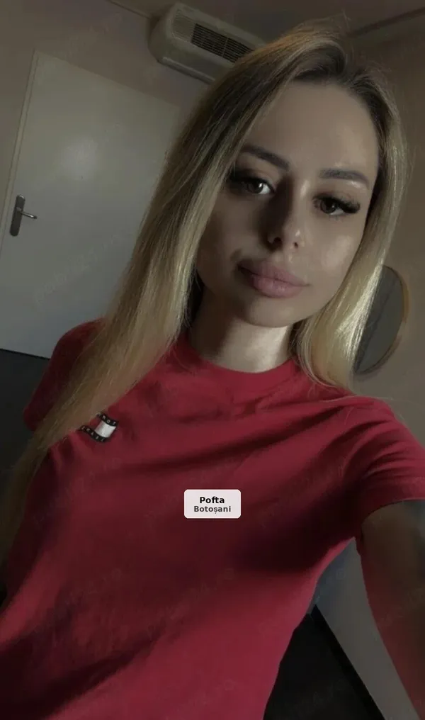 Amalia, blondă atrăgătoare, nouă în oraș