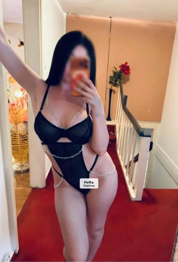 Denisa, 26 de ani, brunetă, fără grabă