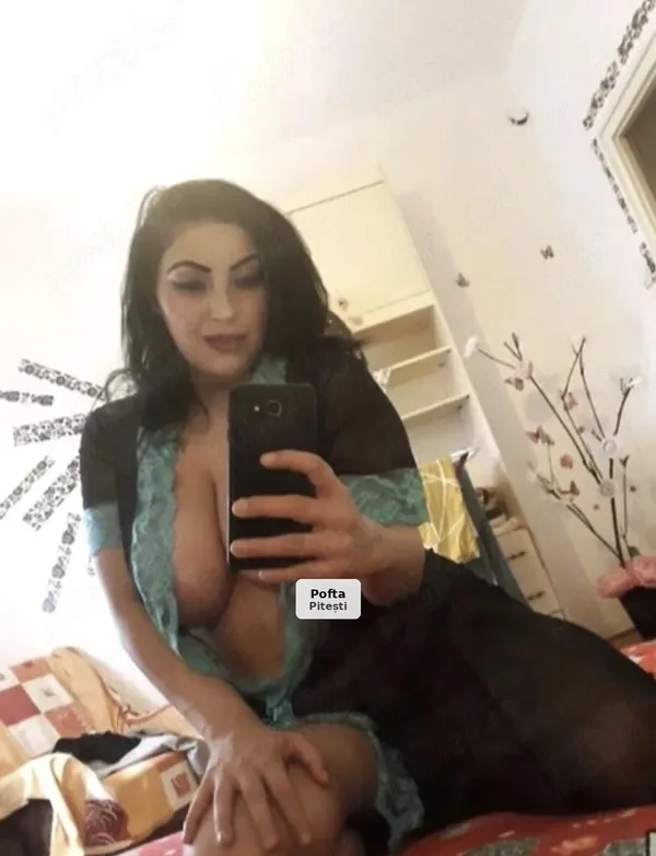 Mature, Passionate, Discreet Lady