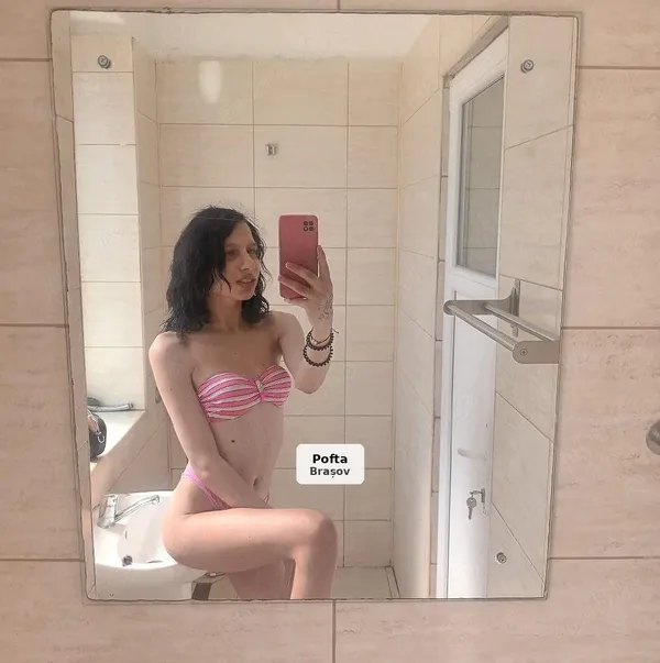 Hellen, 23 de ani, TS, accept și party