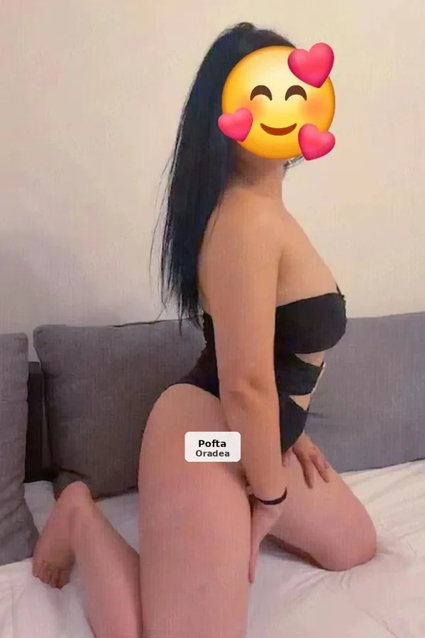 Diana - Delicate & Discreet Brunette
