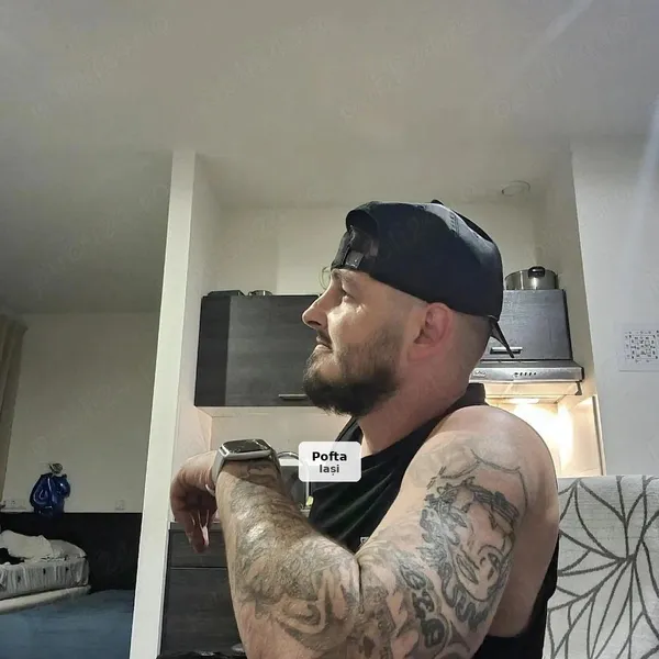 Andrei, 183cm, Athletic Build