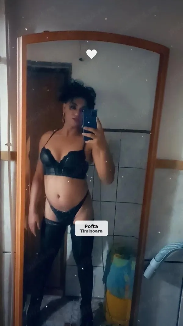 Trans fotomodel cu forme