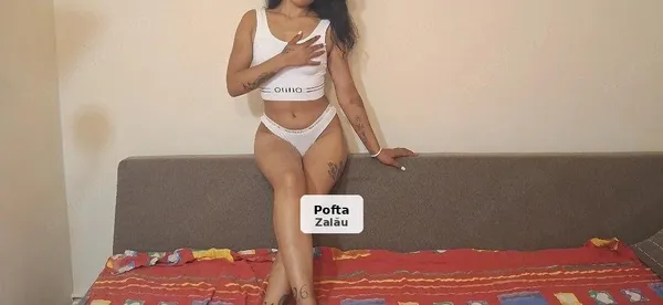 Bună, sunt Roxy, nouă în oraș