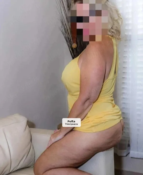 Doamnă matură de 40 de ani