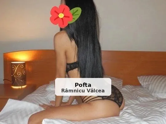Brunetă slim, te aștept la mine