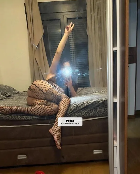 Gabriela - Escortă VIP, locație și deplasări
