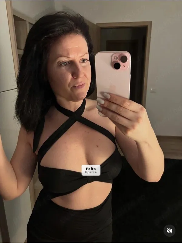 Show web - MILF 37 ani - Video call pe WhatsApp
