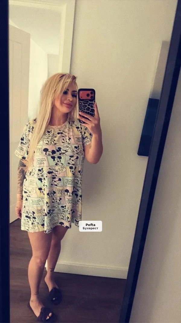 Attractive Blonde, Relaxed Experience