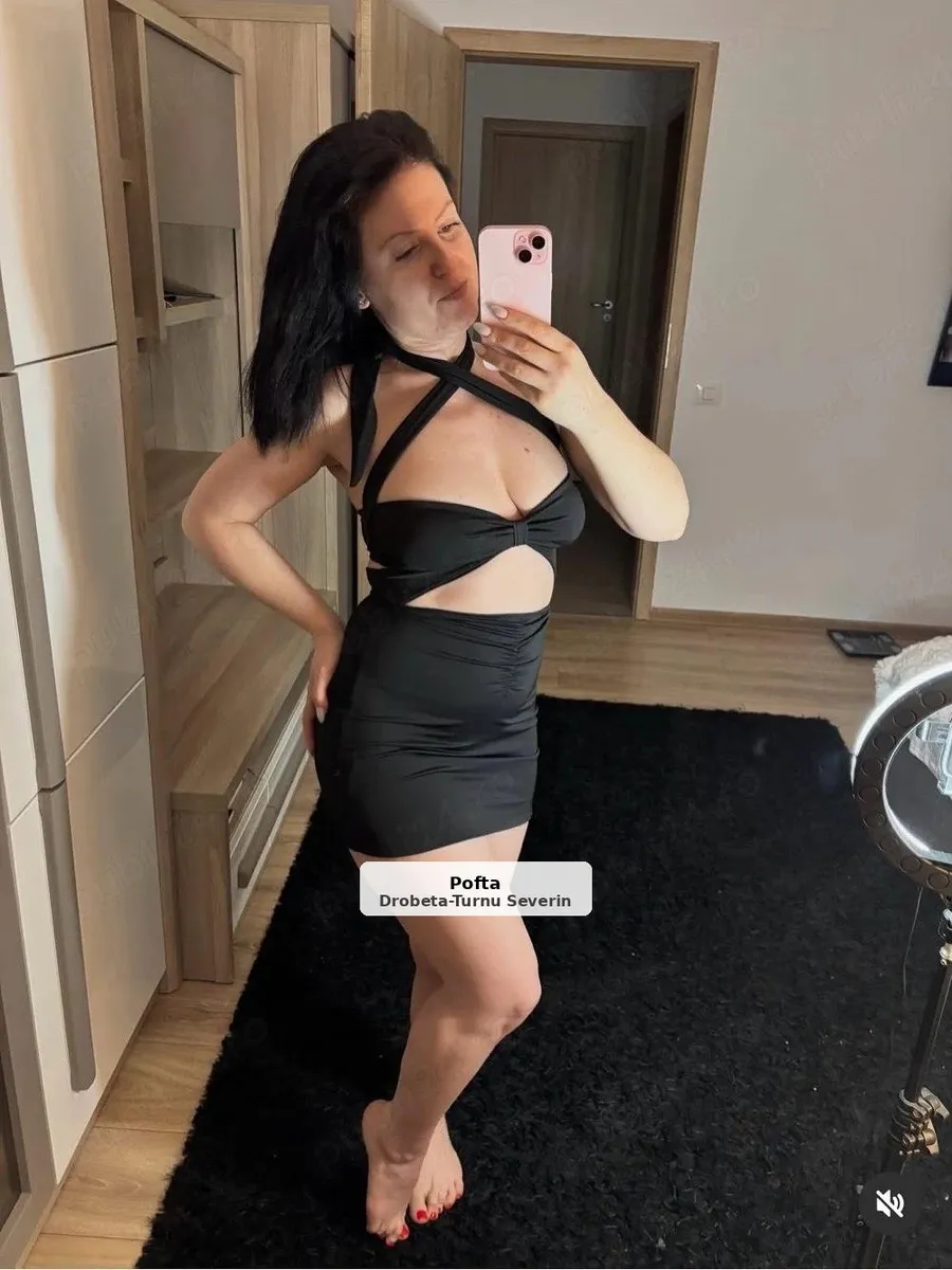 Show Web - MILF 37 ani - Videochat - 1/10
