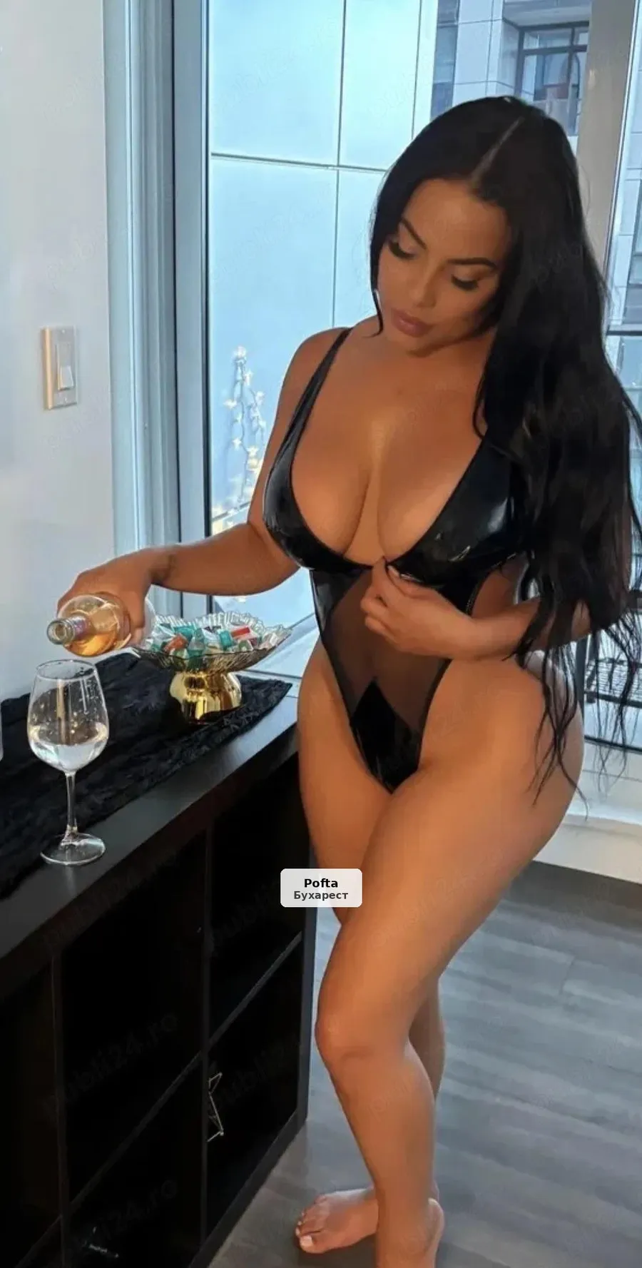 Sensual Brunette in Pipera - 1/3